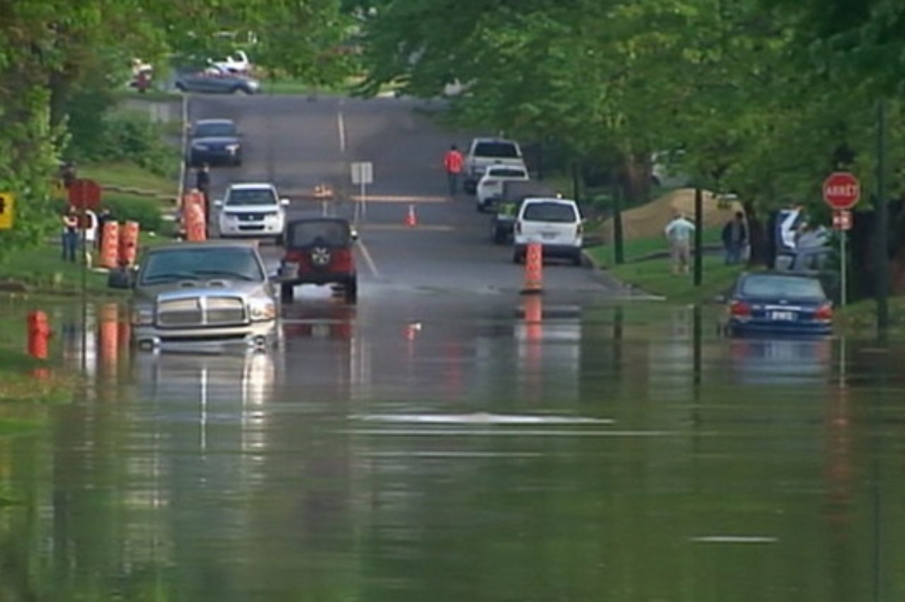 Lorette River overflowed last night in the Quebec City suburb of Ancienne-Lorette-cbc