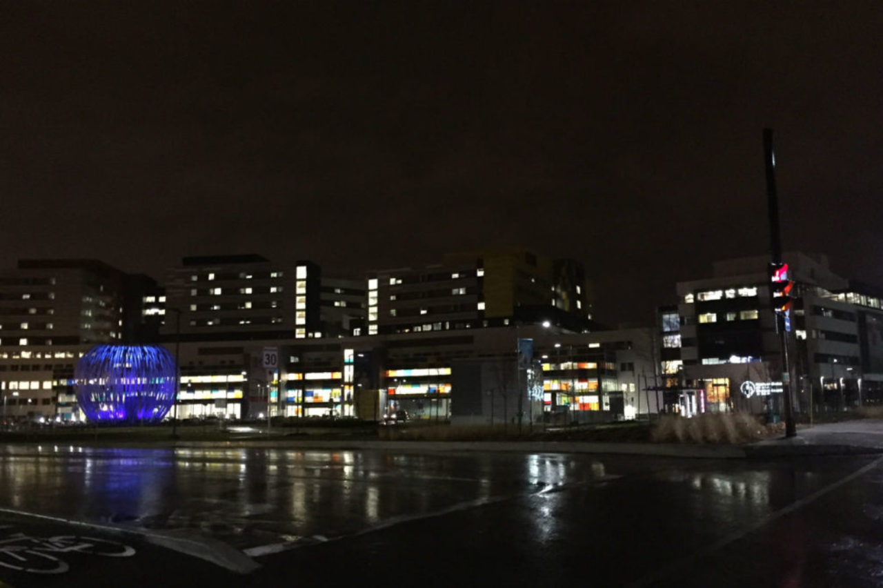 muhc-glen-campus-one-raining-night-our-muhc