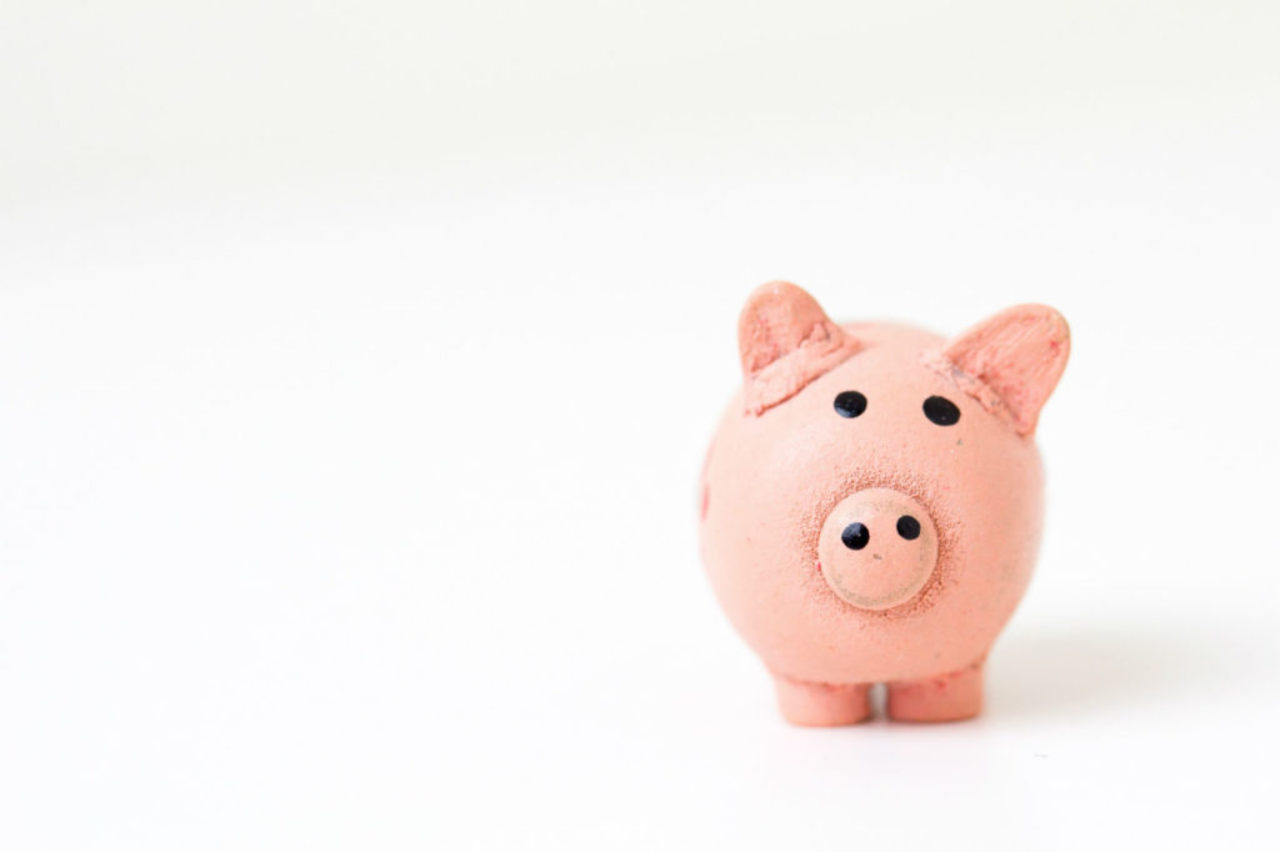 pink-piggy-bank-fabian-blank-78637-unsplash